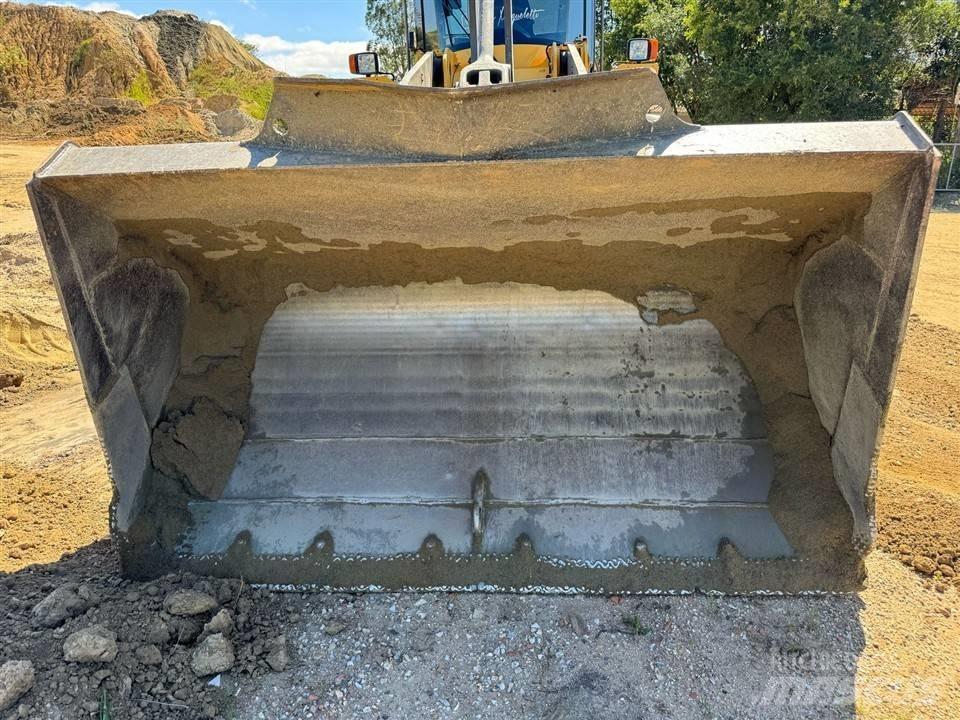 Volvo L 90 F Rataslaadurid