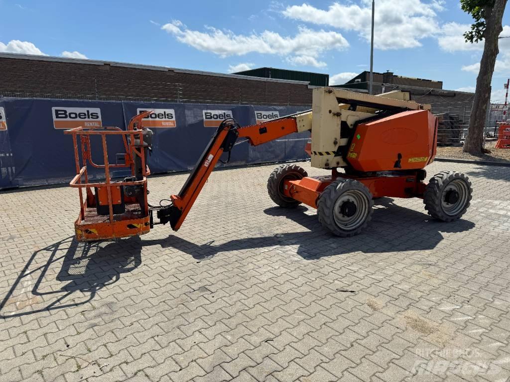 JLG 340AJ Iseliikuvad poomtõstukid