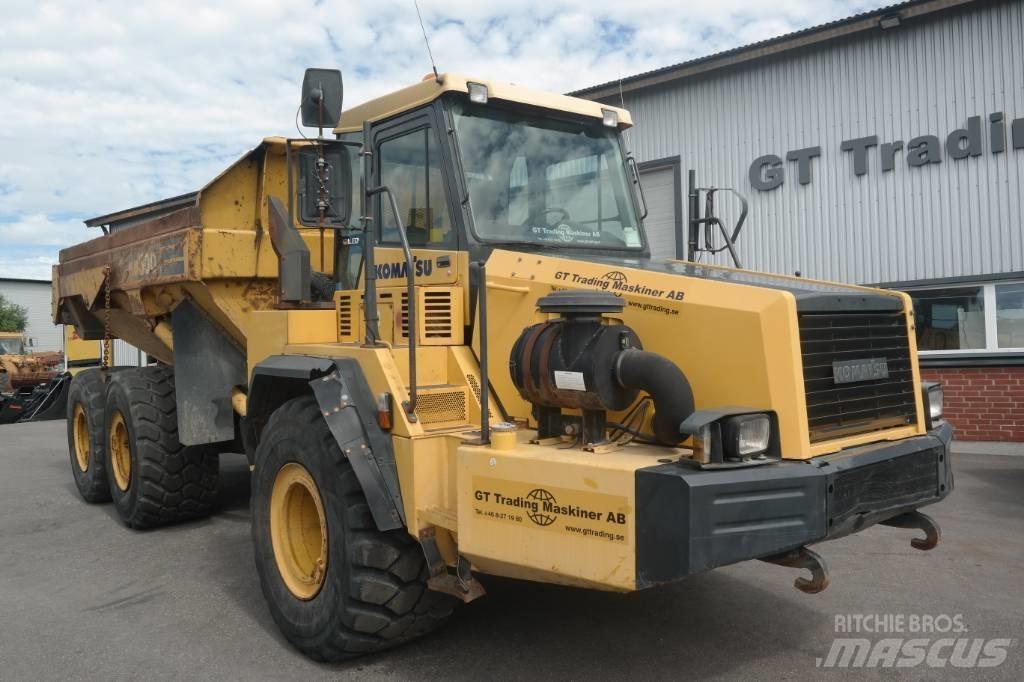 Komatsu HM300-1 Liigendraamiga pinnaseveokid