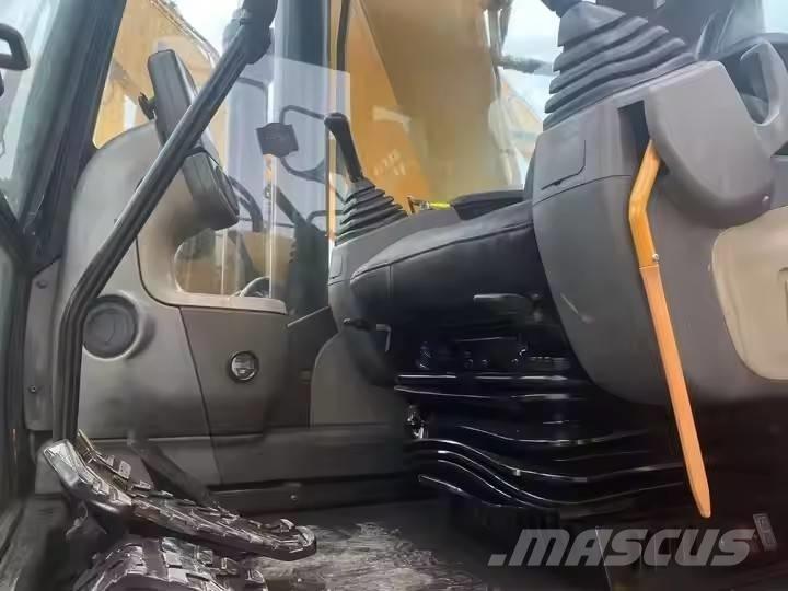 CAT 325 D Roomikekskavaatorid