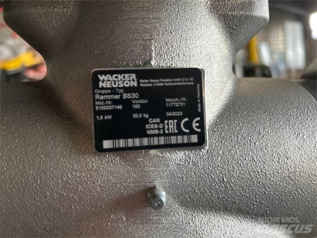 Wacker Neuson BS30 Vibroplaadid