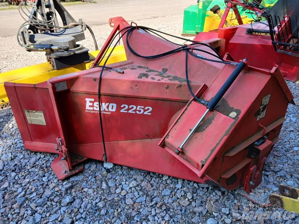 Esko 2252 Lumefreesid