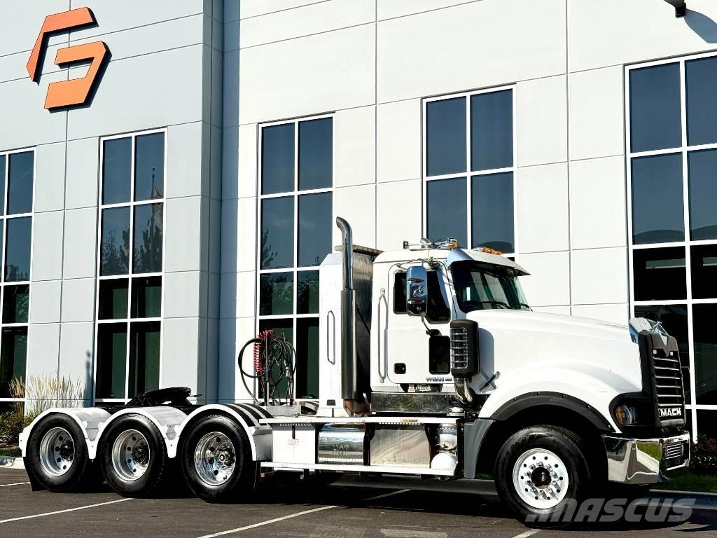 Mack Titan TD 713 Sadulveokid