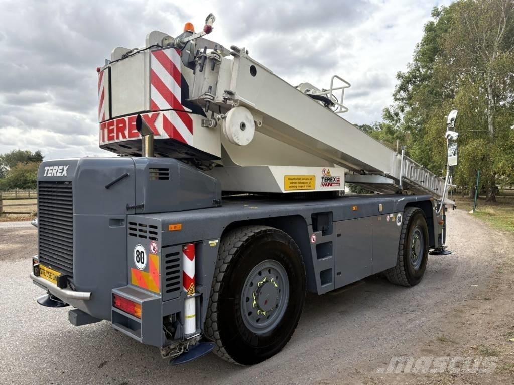 Terex Demag AC30 Maastikutõstukid
