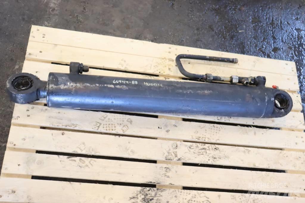 Huddig 960 Ratasekskavaatorid