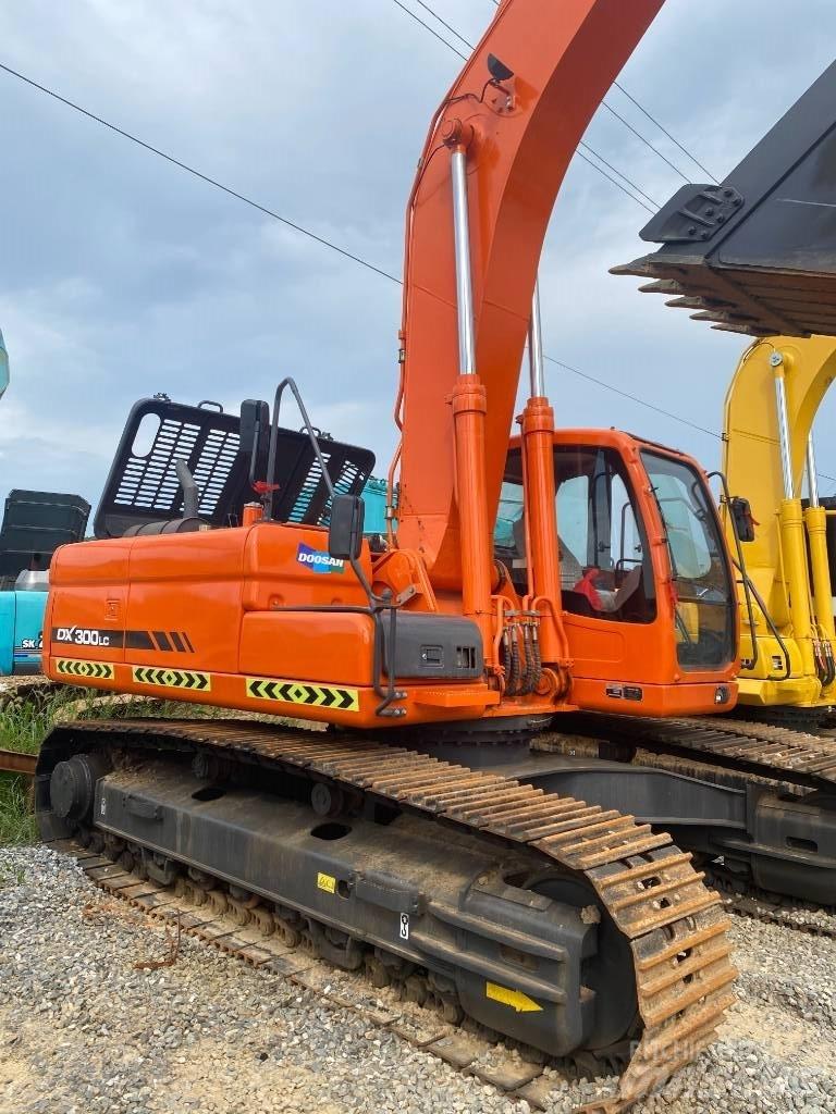 Doosan DX 300 LC Roomikekskavaatorid