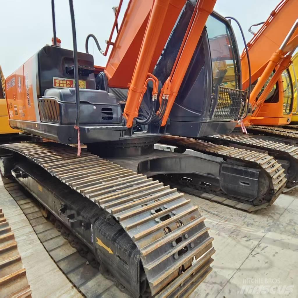 Hitachi ZX 210 Roomikekskavaatorid