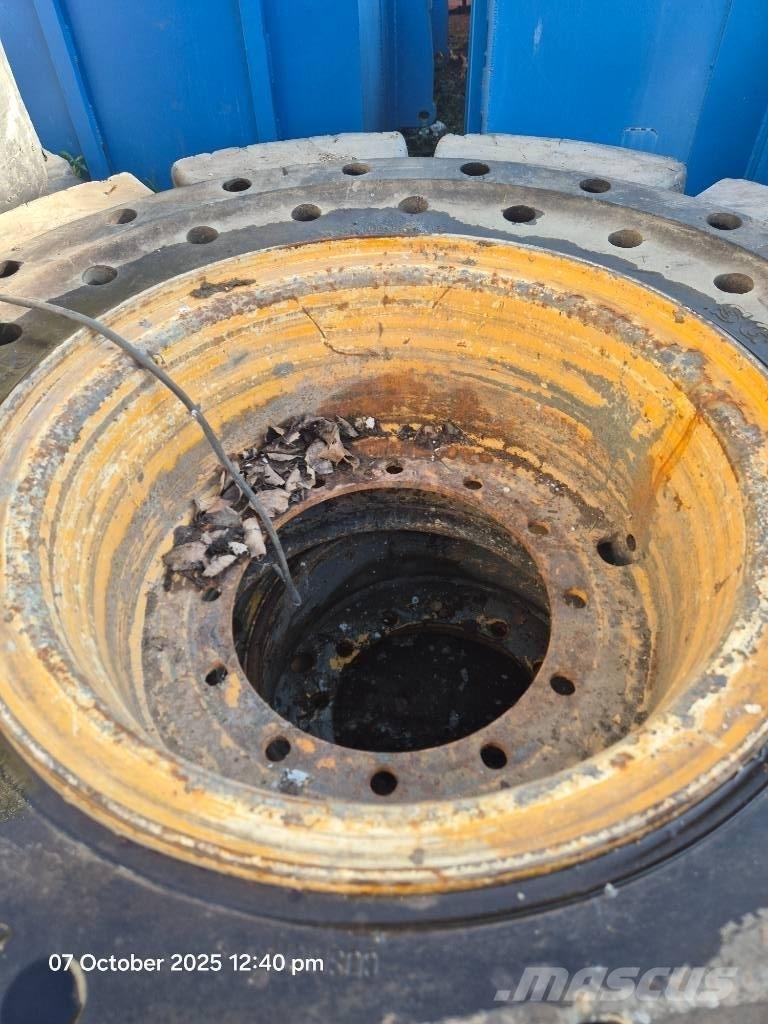 JCB 436 Rehvid, rattad ja veljed