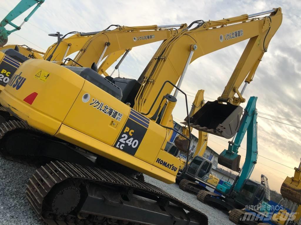 Komatsu 240-8 Roomikekskavaatorid