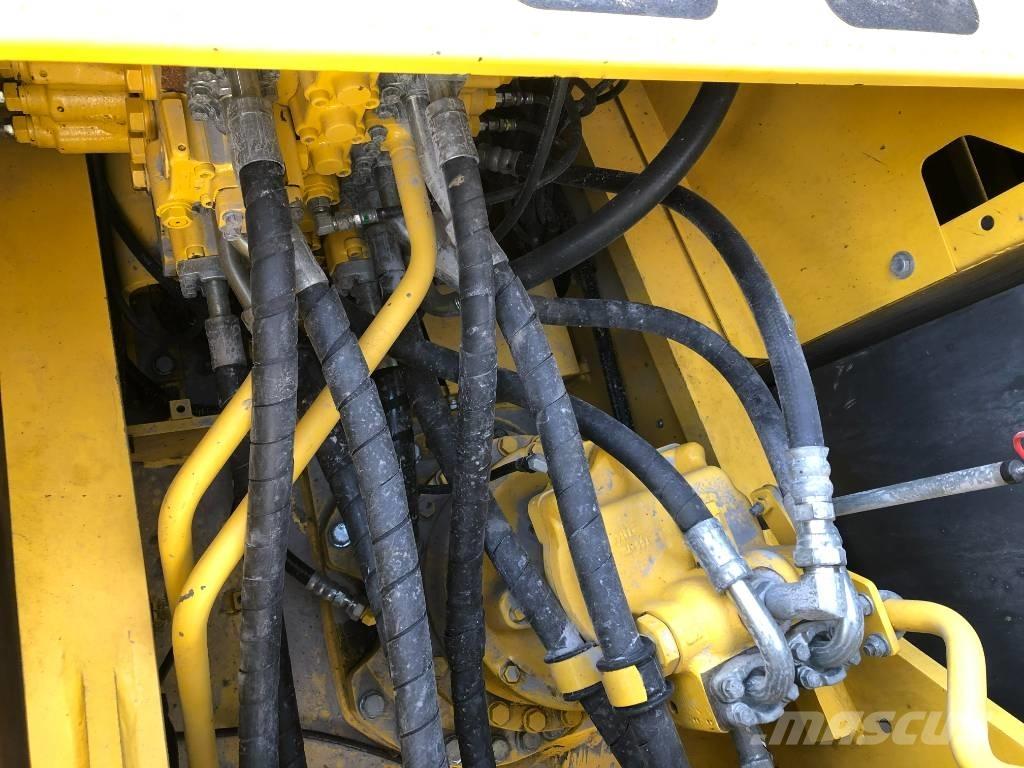 Komatsu 240-8 Roomikekskavaatorid