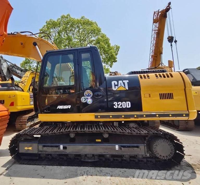 CAT 320 D Roomikekskavaatorid
