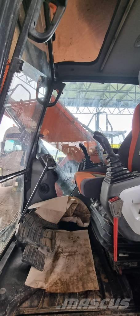Doosan DX 140LC-5 Roomikekskavaatorid