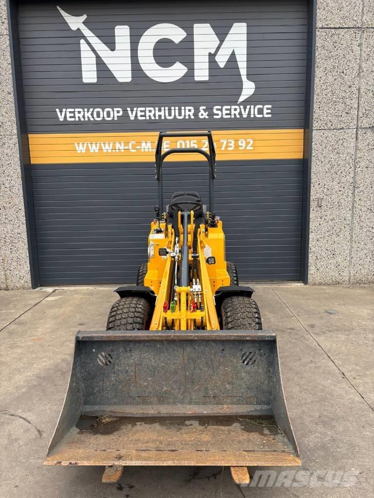 Knikmops KM 130 Rataslaadurid