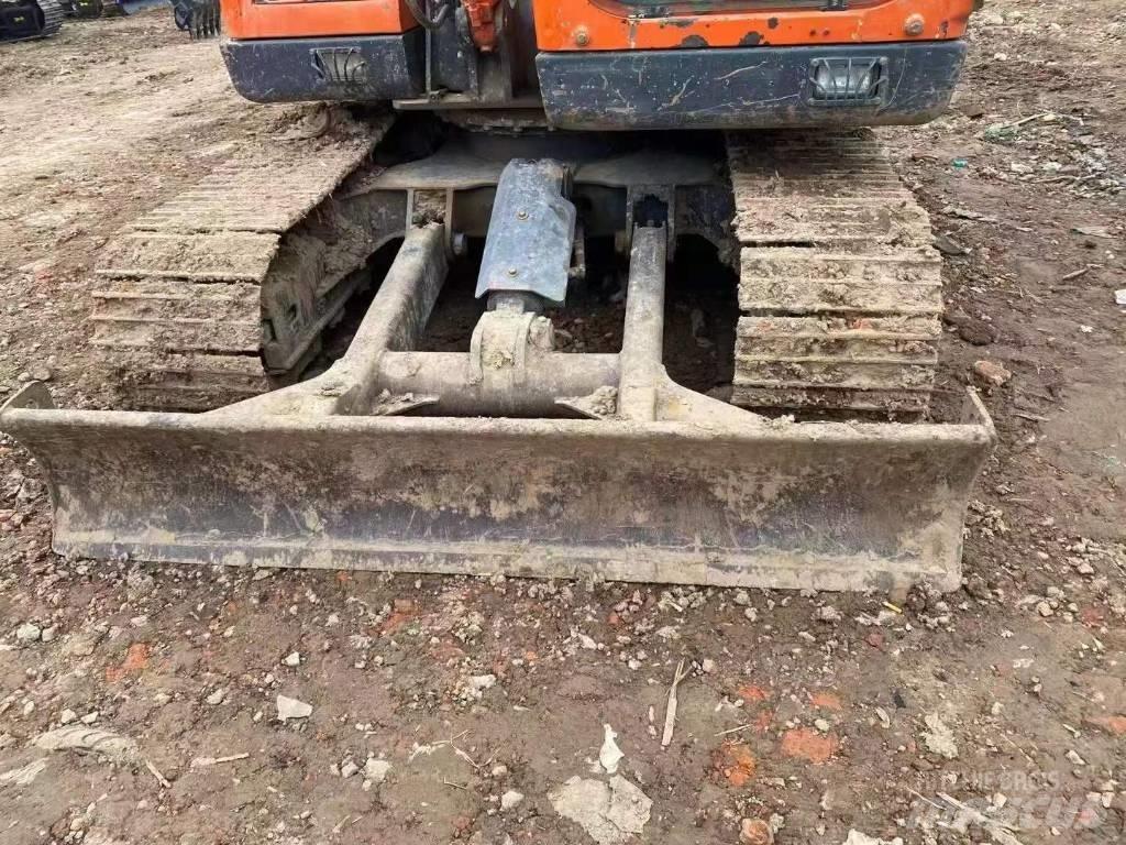 Doosan DX 75-9 Roomikekskavaatorid