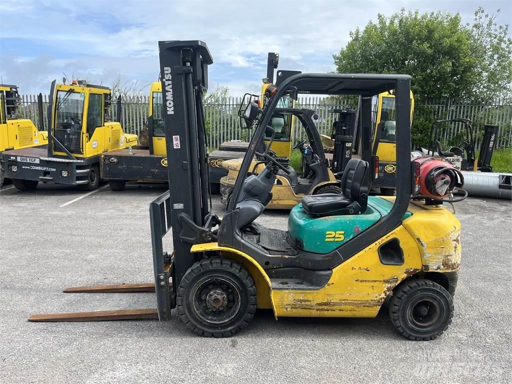Komatsu FG25HT-16R Gaasitõstukid