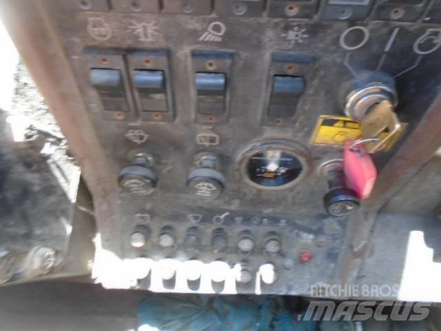 CAT IT 28 F Rataslaadurid