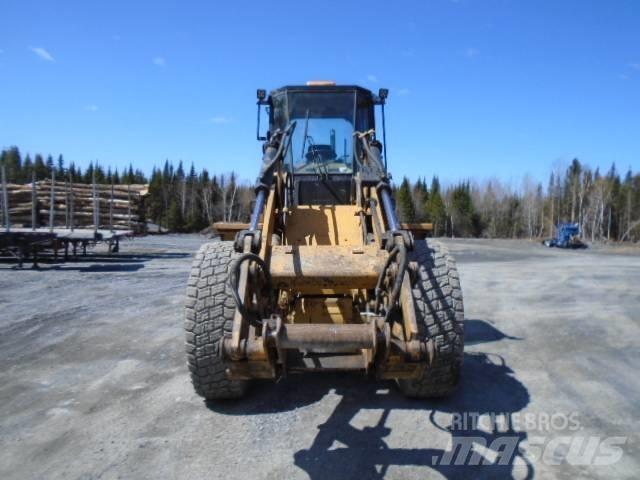CAT IT 28 F Rataslaadurid