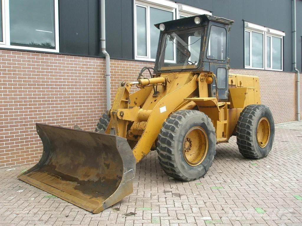 Komatsu W40-2 Rataslaadurid