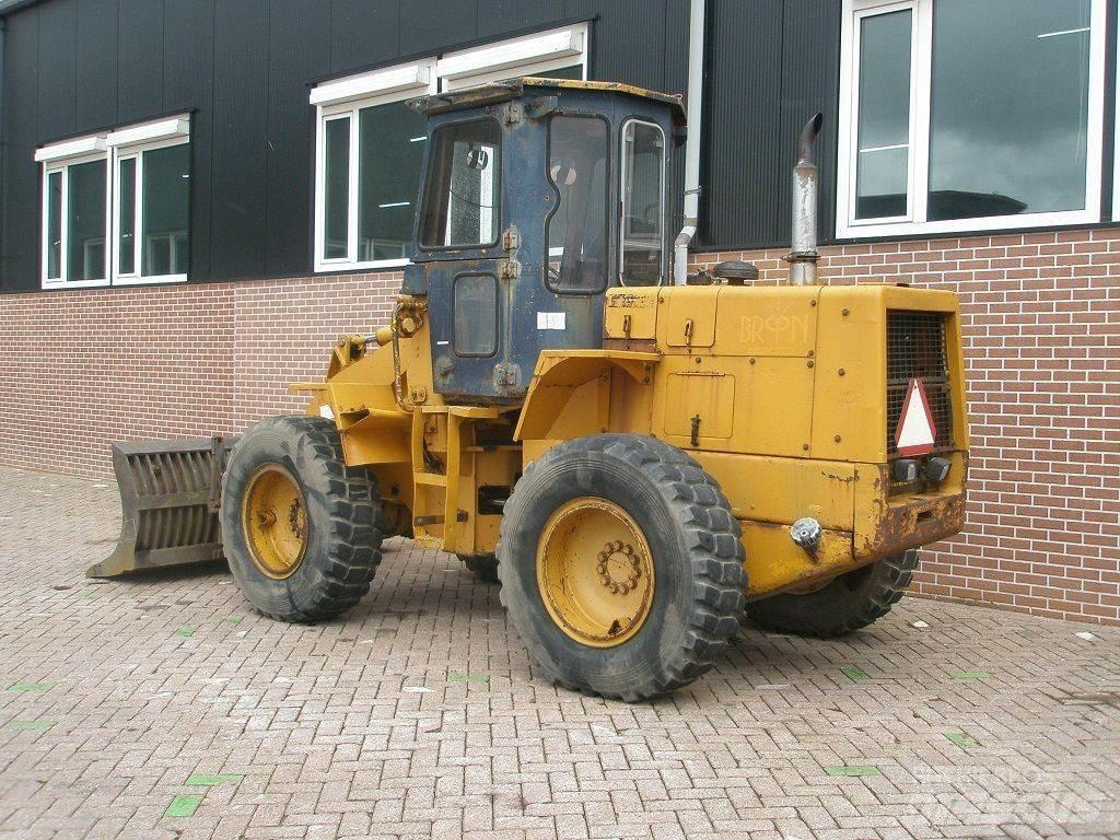 Komatsu W40-2 Rataslaadurid