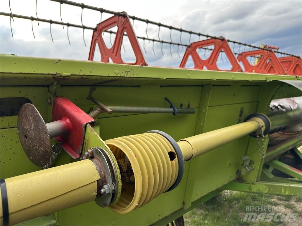 CLAAS Mega 208 Teraviljakombainid