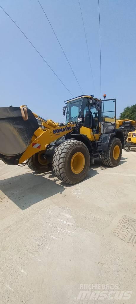 Komatsu WA270-8 Rataslaadurid