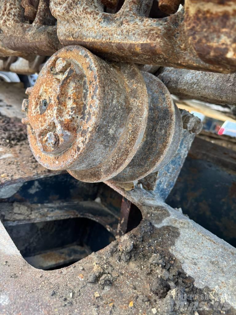 Hyundai R330 Roomikekskavaatorid