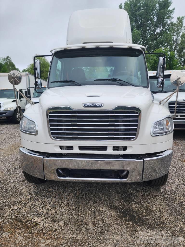 Freightliner M2 Sadulveokid
