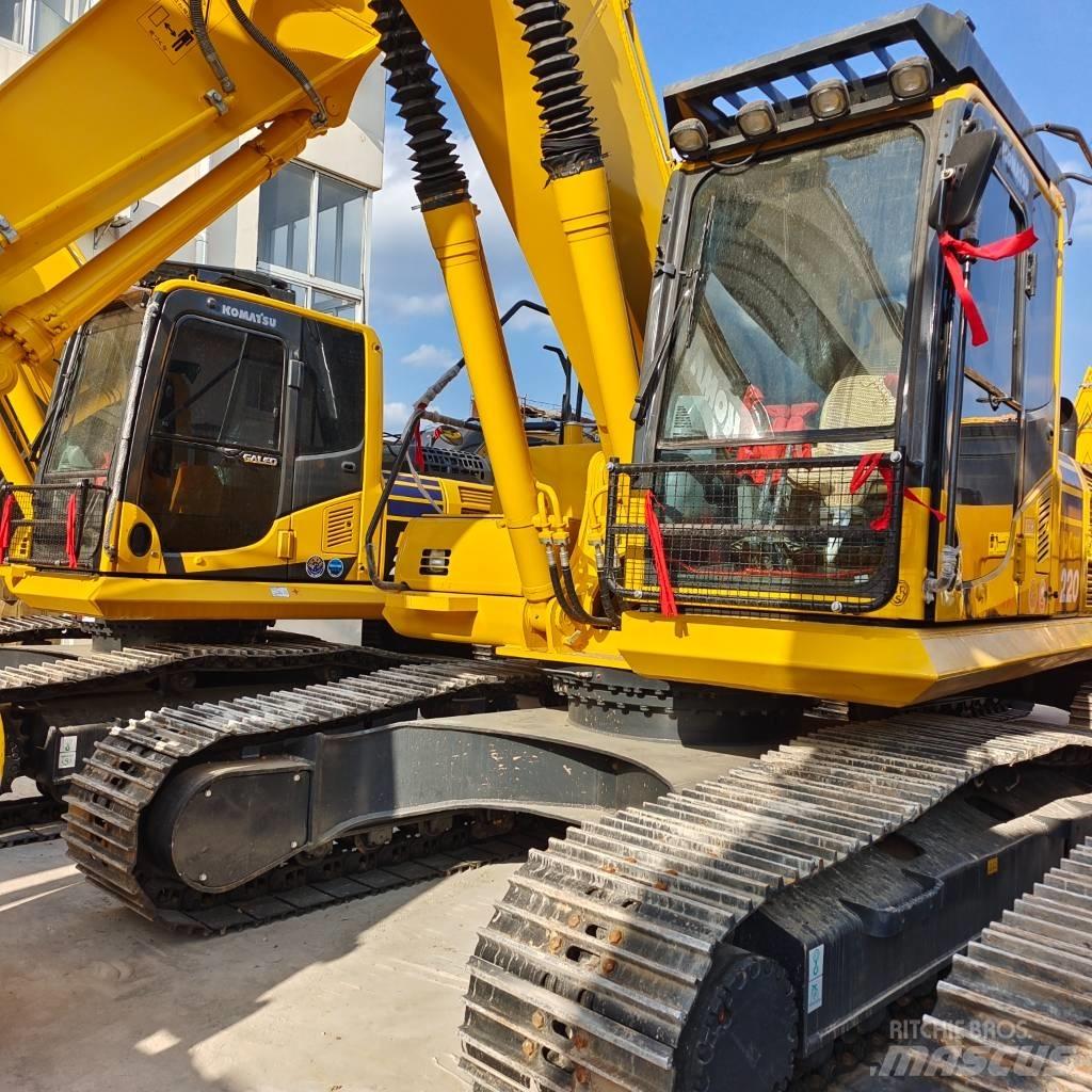 Komatsu PC 200-8 Roomikekskavaatorid