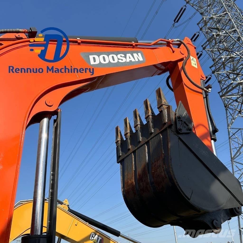 Doosan DX 60 Roomikekskavaatorid