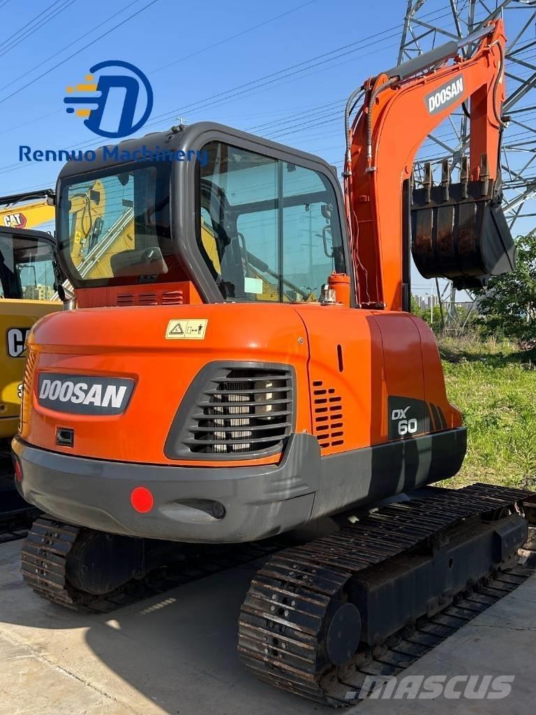 Doosan DX 60 Roomikekskavaatorid