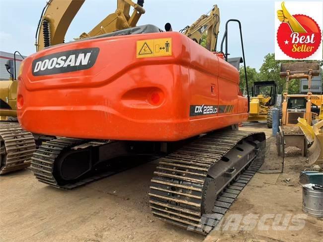 Doosan DX 225 LCA Roomikekskavaatorid