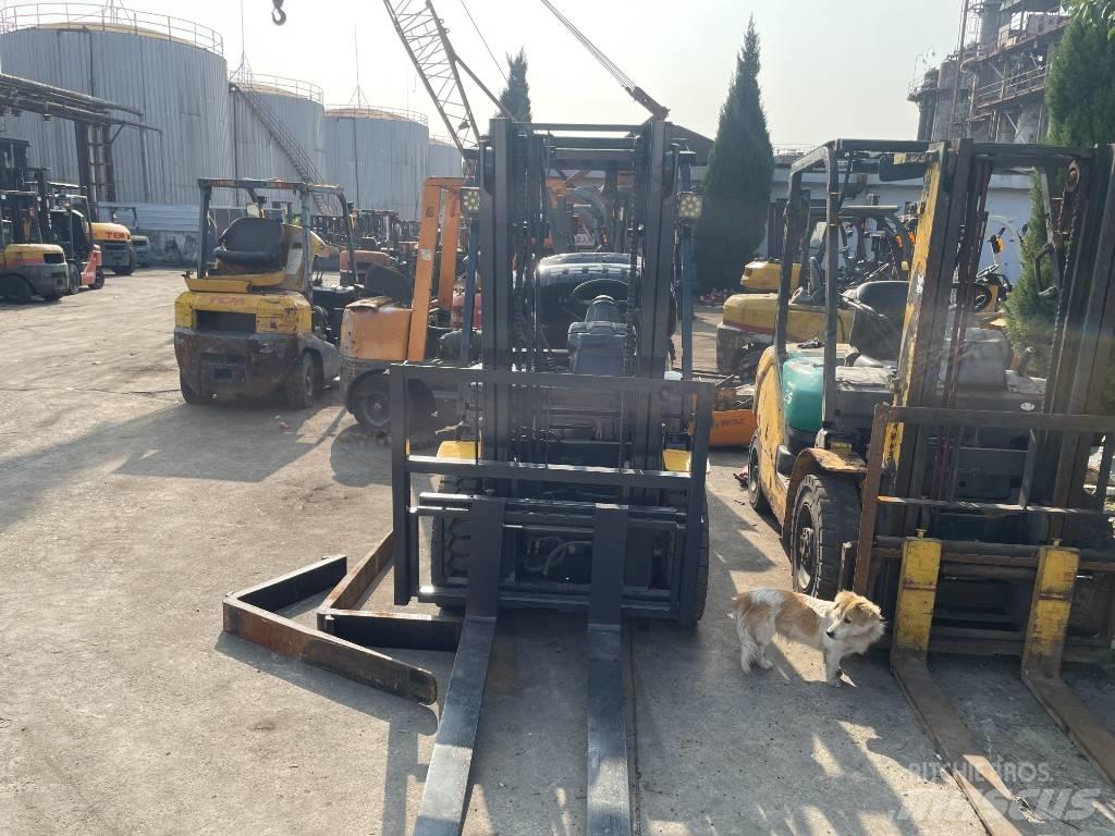 Komatsu 3 T Teleskooplaadurid