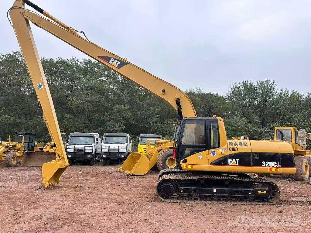 CAT 320 C L Pika noolega ekskavaatorid