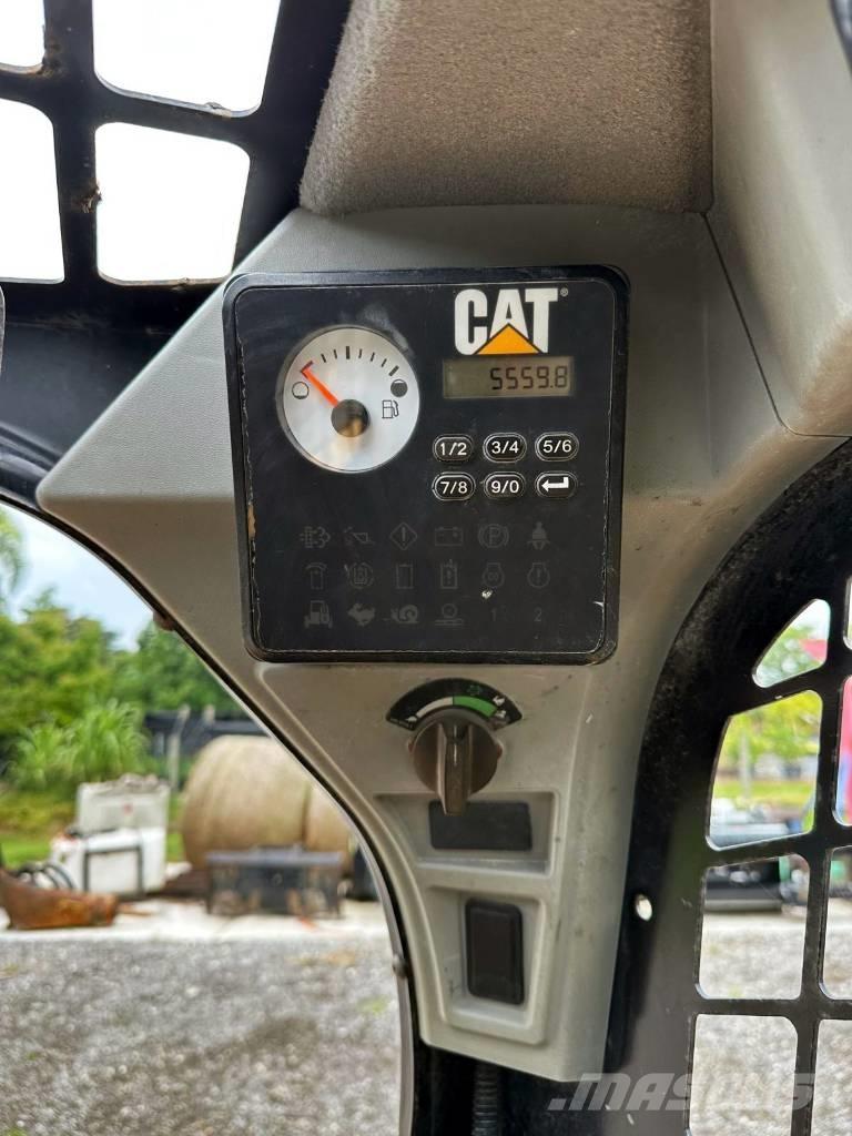 CAT 259 D Kompaktlaadurid