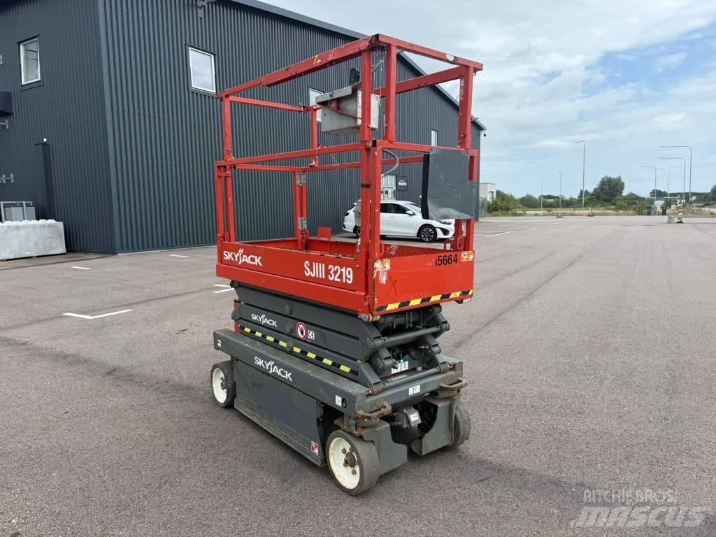 SkyJack SJ 3219 Käärtõstukid