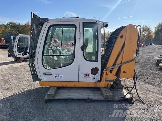 Liebherr A 934 C HD Kabiinid