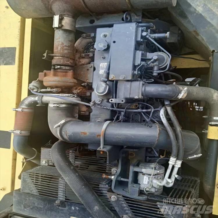 Komatsu 300 Roomikekskavaatorid