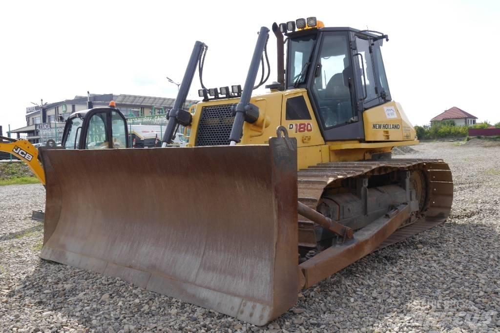 New Holland D 180 Buldooserid