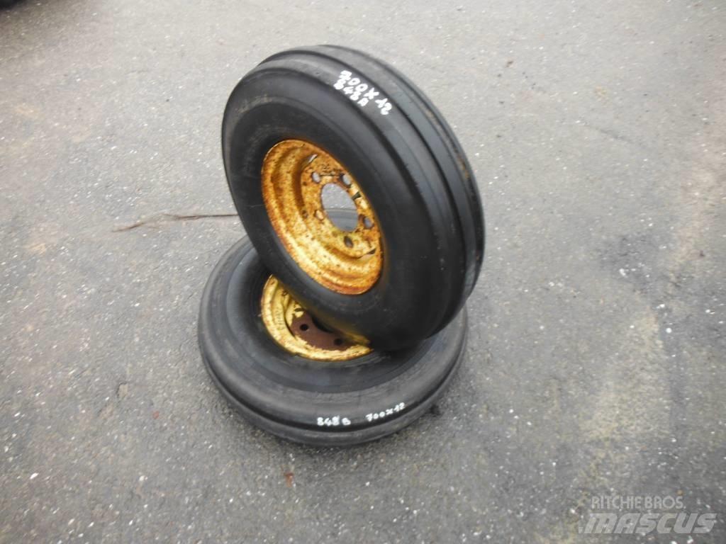 Dunlop 7.00X12 Rehvid, rattad ja veljed
