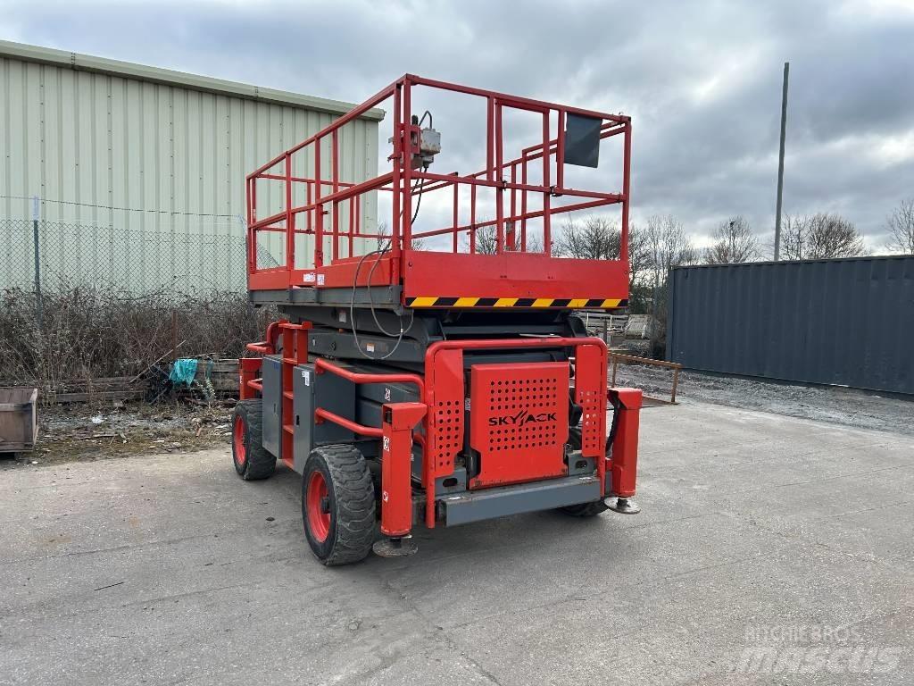 SkyJack SJ 8841 RT Käärtõstukid