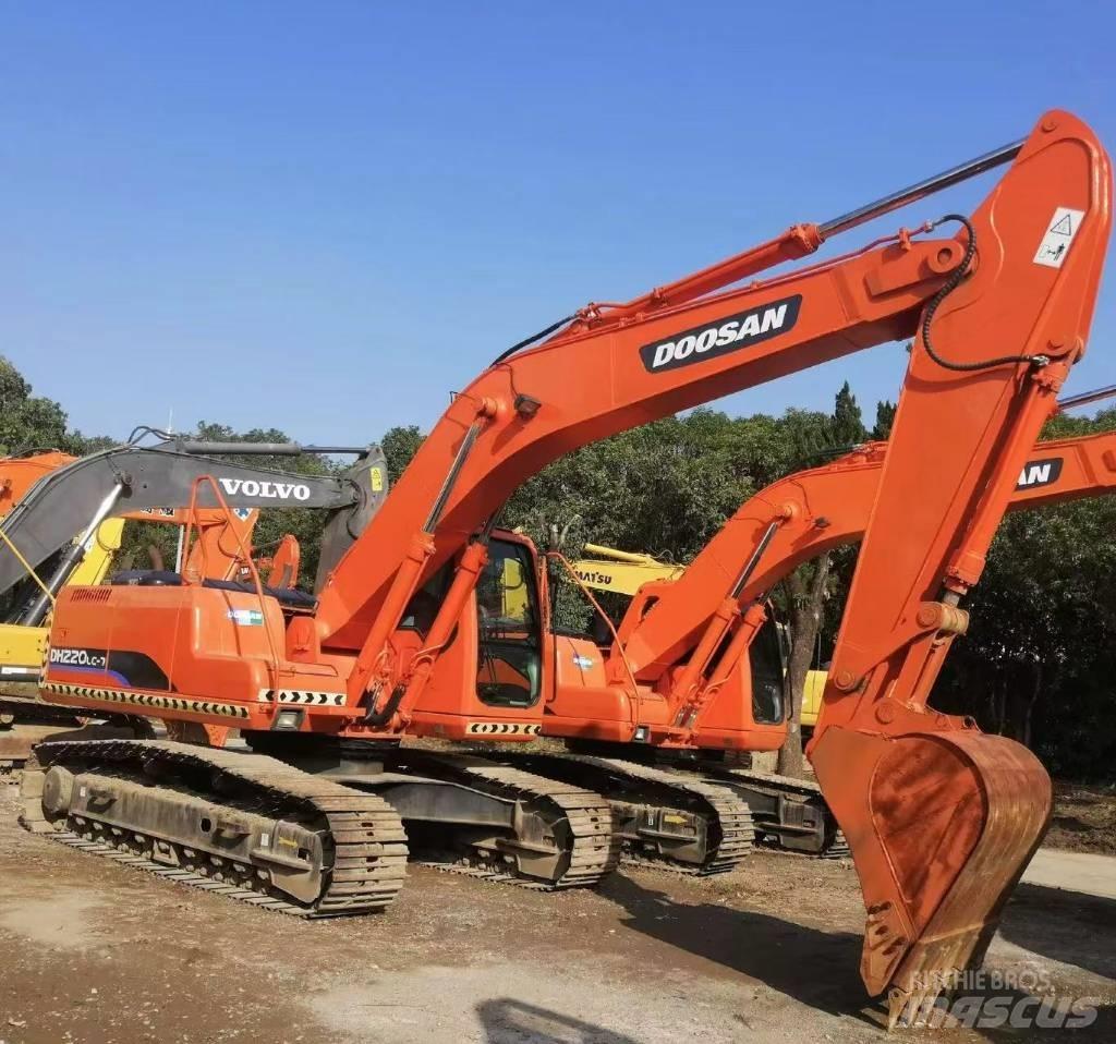 Doosan DH 220 Roomikekskavaatorid