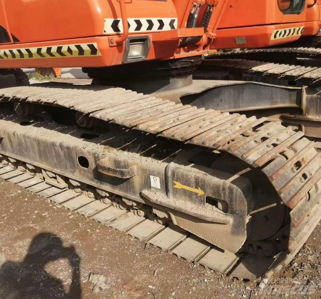 Doosan DH 220 Roomikekskavaatorid