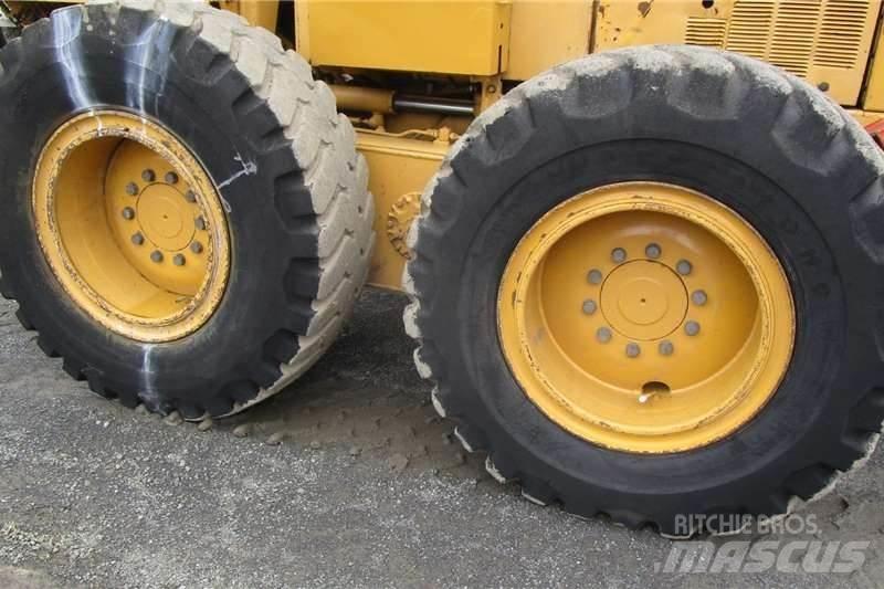 CAT 140H Greiderid
