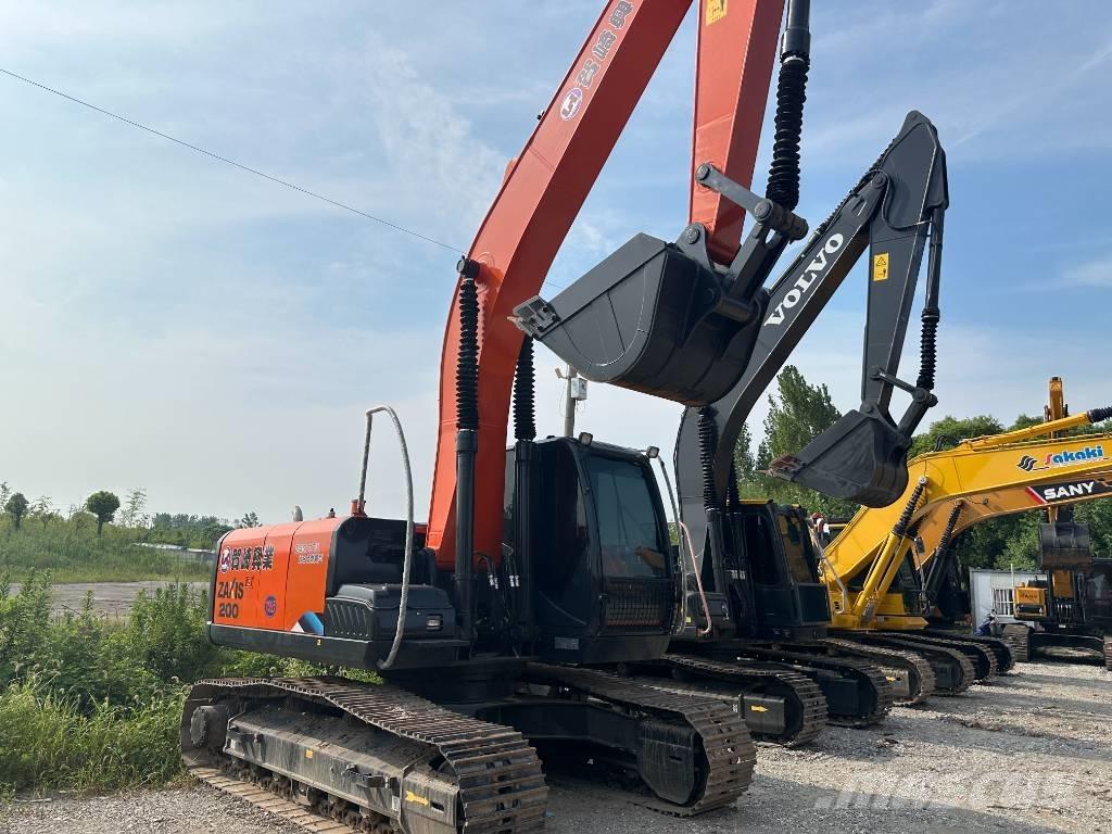 Hitachi ZX200 Roomikekskavaatorid