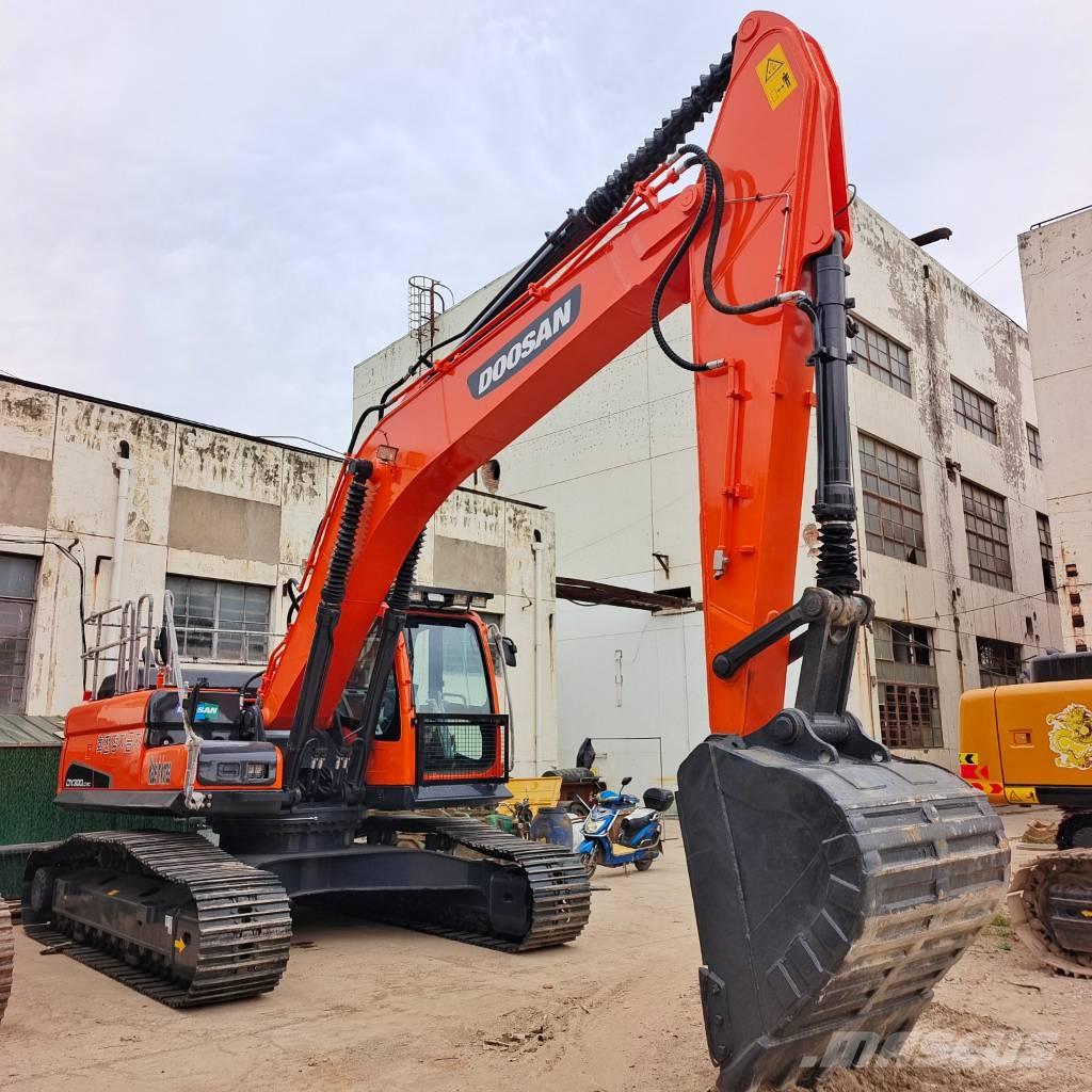 Doosan DX 300 LC-9C Roomikekskavaatorid