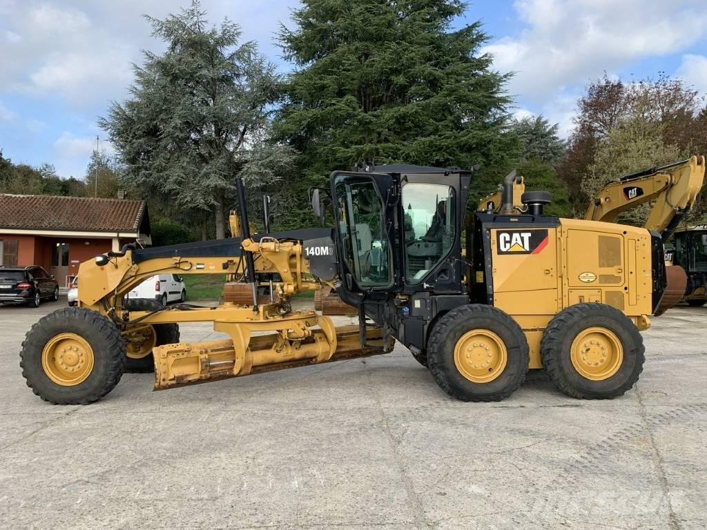 CAT 140 M 3 Greiderid