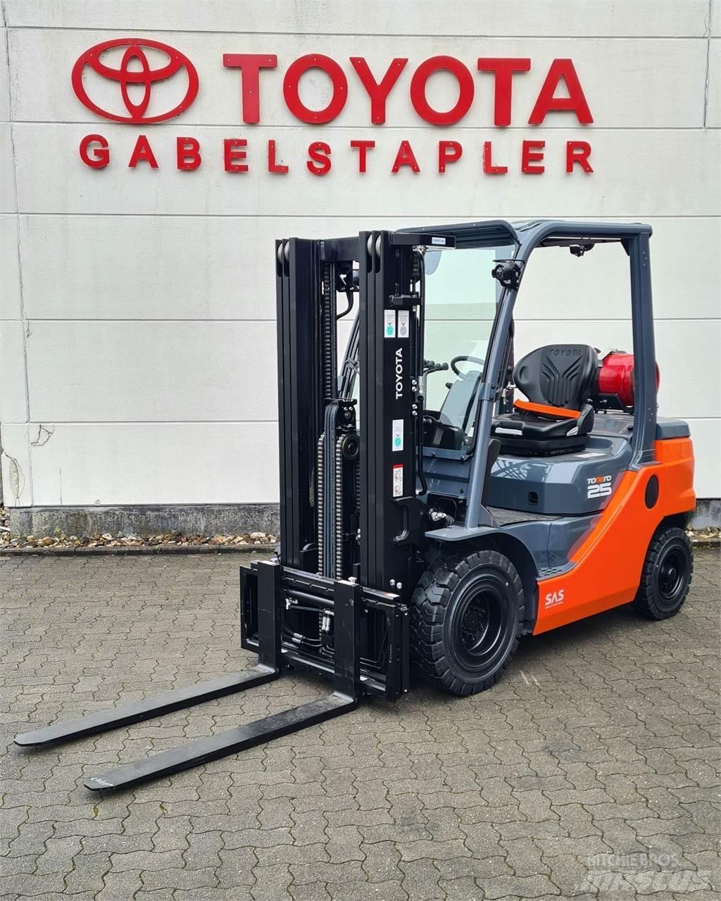 Toyota 02-8FGF25 Gaasitõstukid