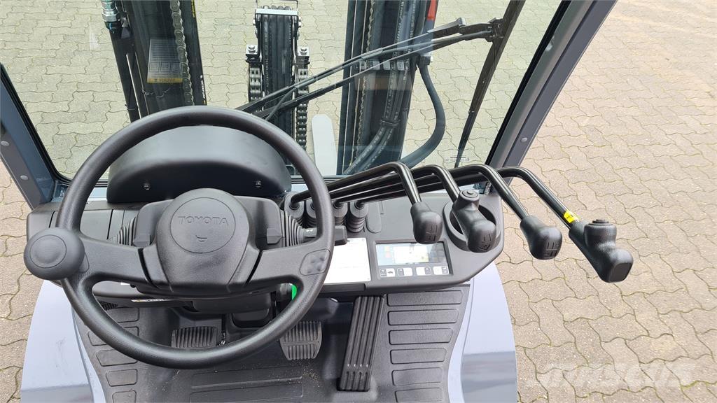 Toyota 02-8FGF25 Gaasitõstukid