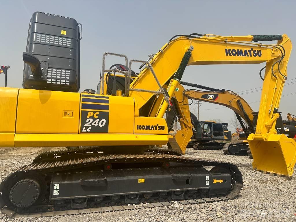 Komatsu PC 240 Roomikekskavaatorid