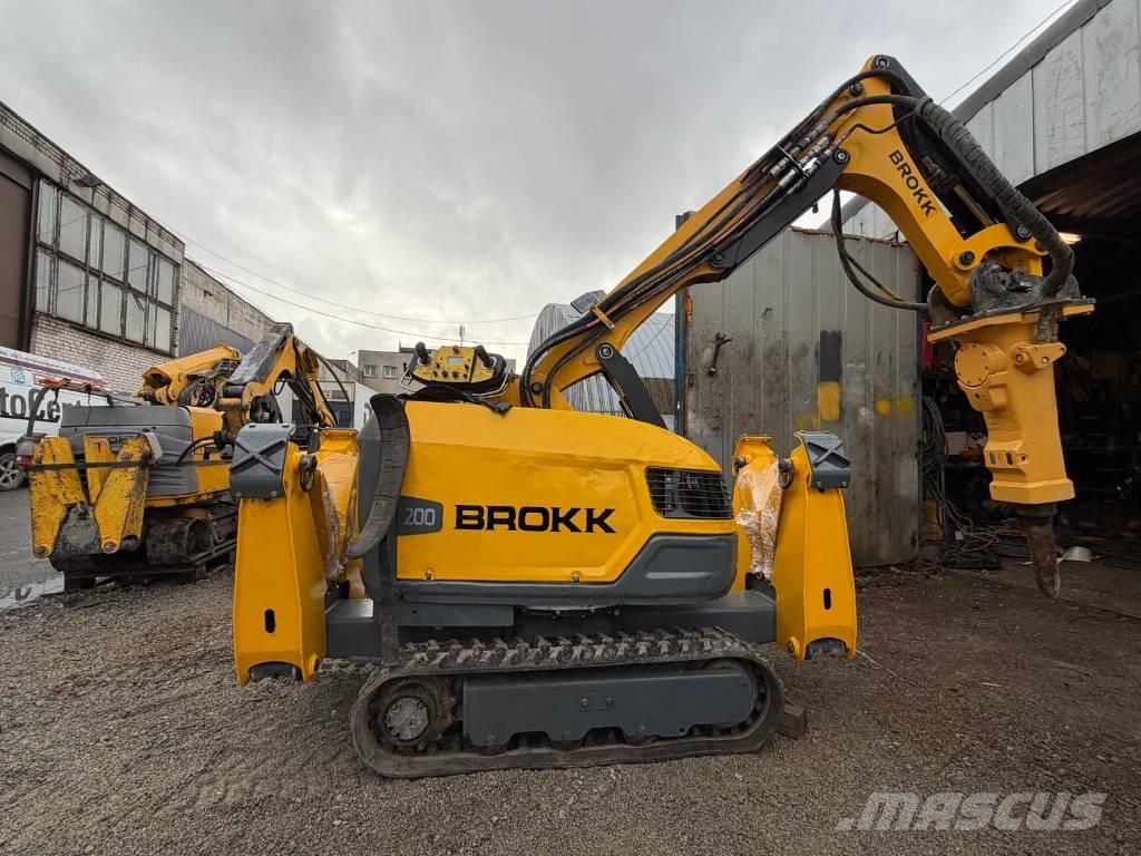Brokk 200 Lammutusekskavaatorid